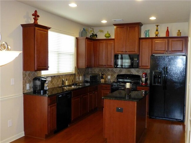 Building Photo - 3313 Sardis Bend Dr