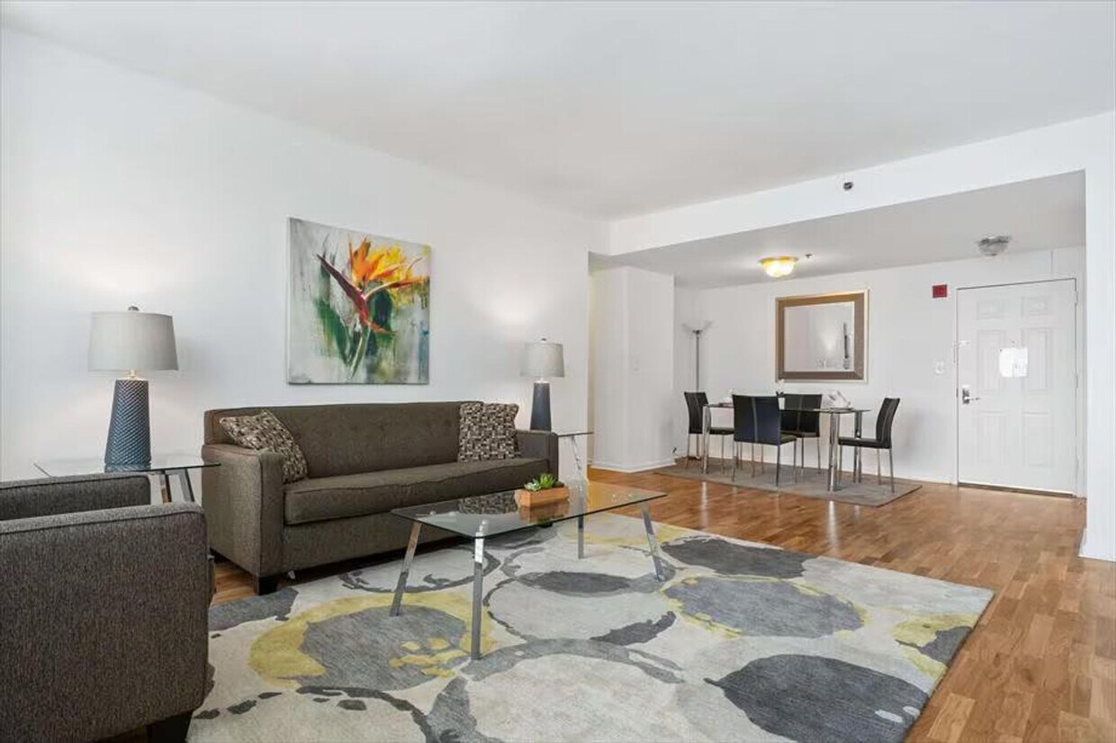 Foto principal - 330 River St