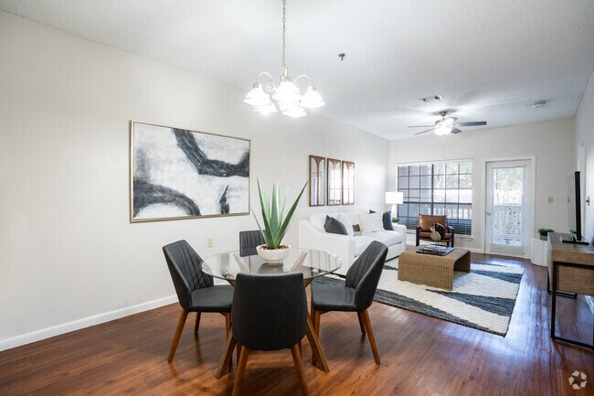 Interior Photo - Encino Luxury Apartments