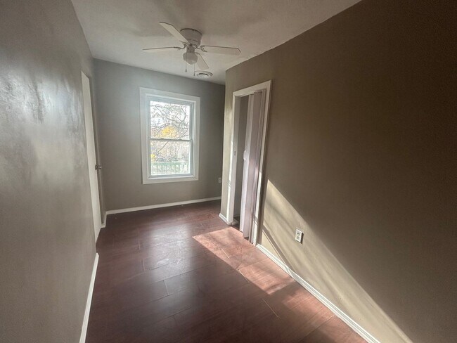 Foto del edificio - 3422 Seymour Ave