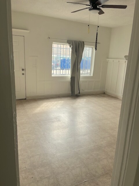 Photo - 5305 S Hoover St Apartments