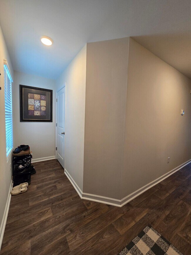 Foto del edificio - 1762 Camazay Dr