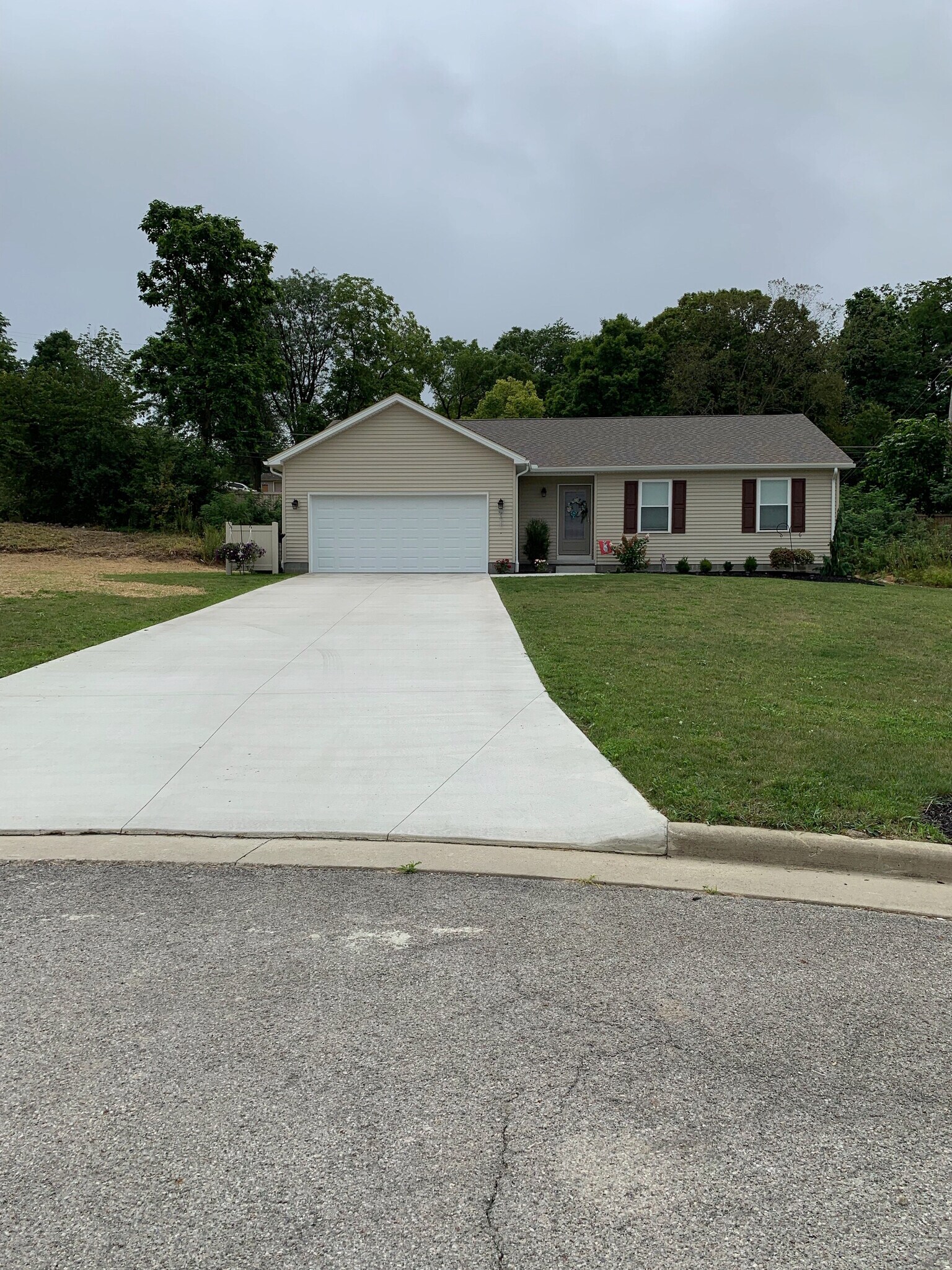 100 Covington Cove Austintown, OH 44515 – photo 1 of 24