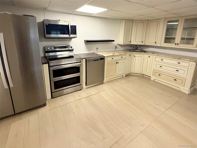 Foto del edificio - 200 Ridge Rd