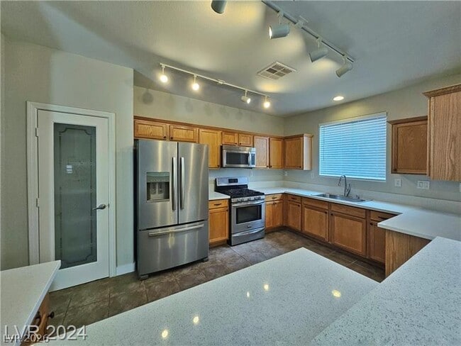 Building Photo - 8961 Veneroso St
