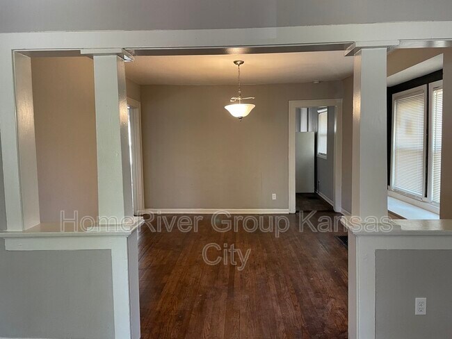 Building Photo - 4916 Wabash Ave
