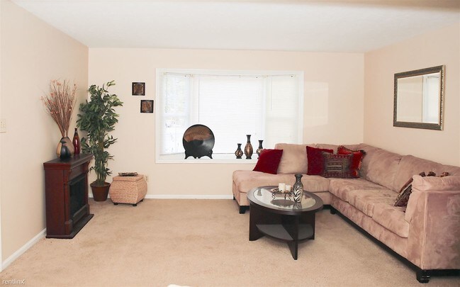 Building Photo - 609 Brittany Pl