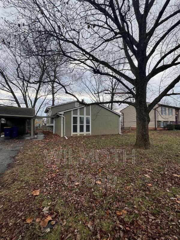 Building Photo - 9413 English Oak Dr