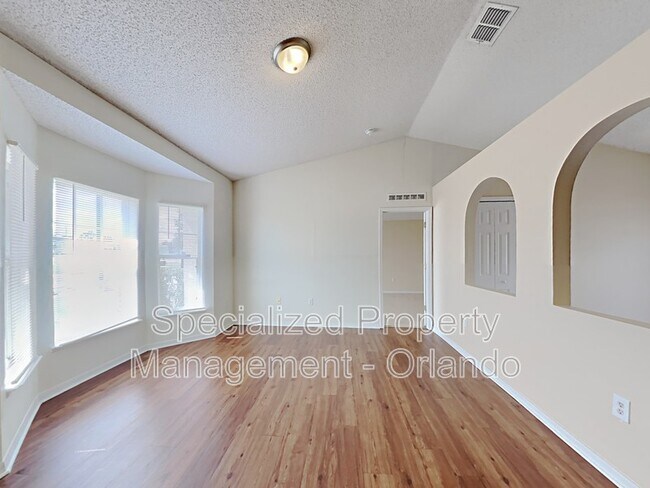 Foto del edificio - 315 Salmon Ct