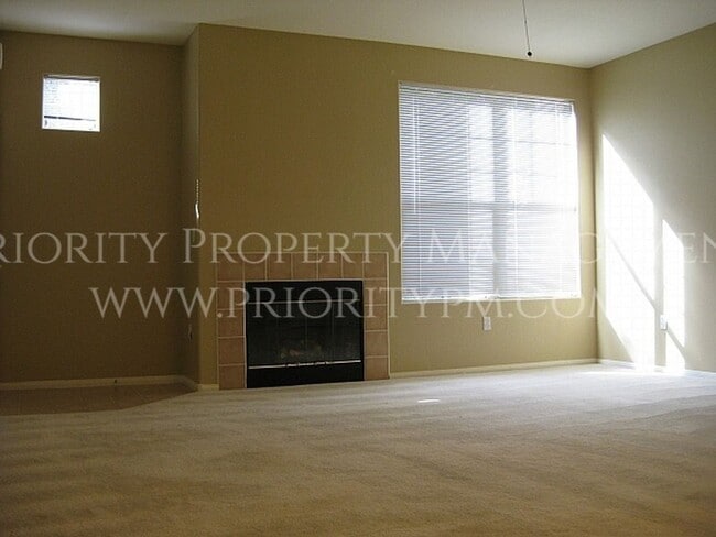 Building Photo - Beautiful 2 bedroom Morgyn Ridge Condo w/g...