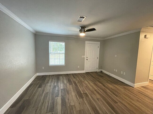 Foto del edificio - 4038 Freddies Ln