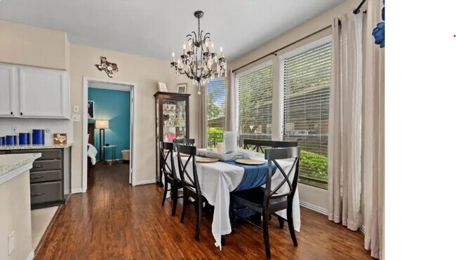 Foto del edificio - Charming 2BR Condo in Houston