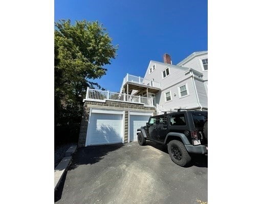 Building Photo - 2 Westmoreland St