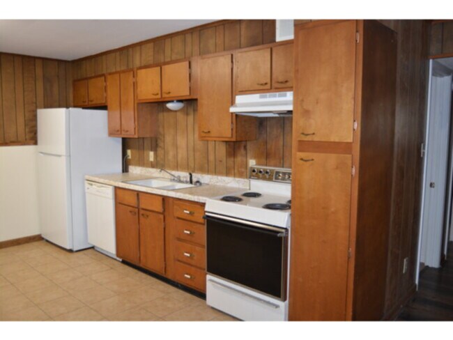 Foto del edificio - Main Place Apartments: 2BR 1BA