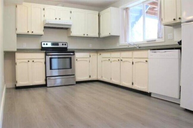 Photo du bâtiment - 33242 Brown Crescent