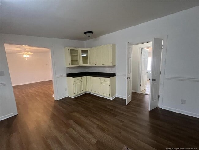 Building Photo - 15 Rhode Island Way