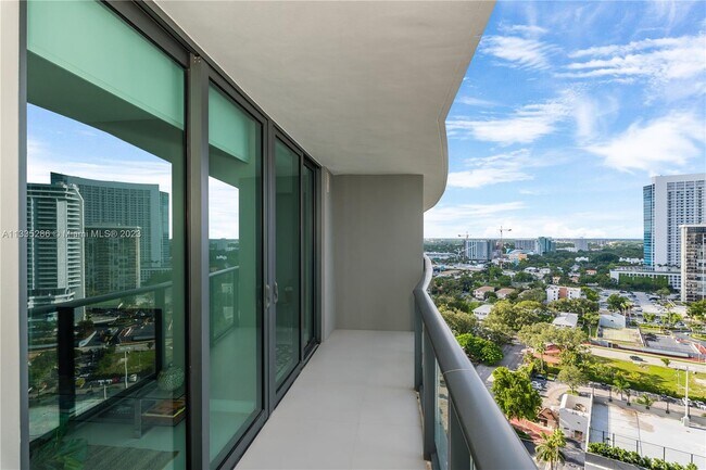 Foto del edificio - 501 NE 31st St