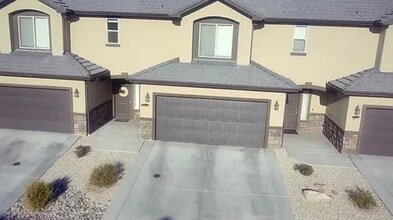 Building Photo - 1001 W Curly Hollow Dr