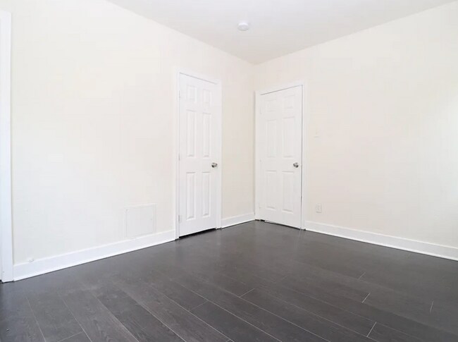 Foto del edificio - COMING SOON - 1-Bedroom Apartment with In-...