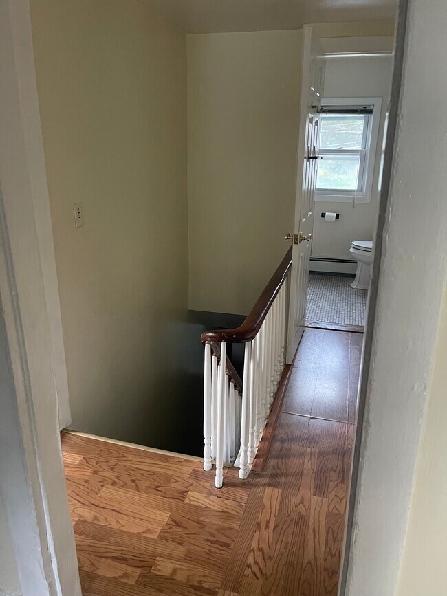 Open concept for bathroom/kitchen access - 39 Upper Croton Ave