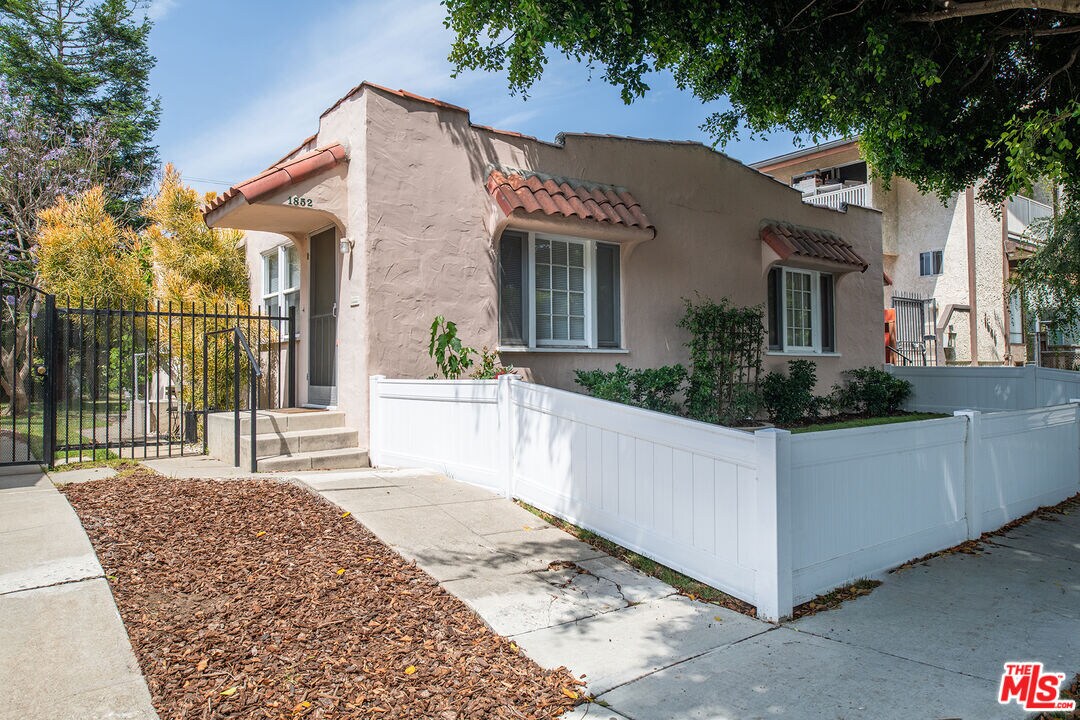 Foto principal - 1852 9th St