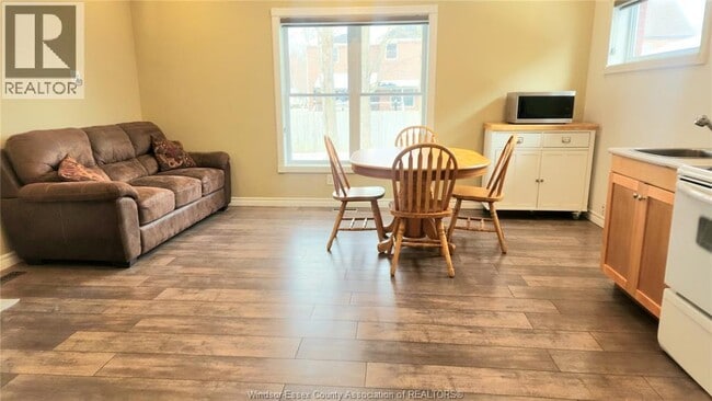 Building Photo - 1165 MONTY