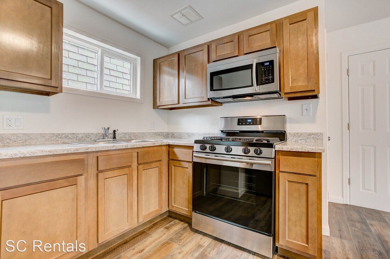 Foto principal - 112 E Stuart St