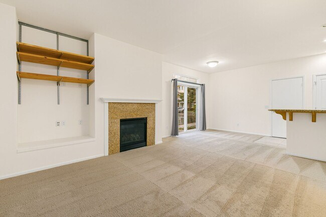 Building Photo - Beautiful Saxony Detached Townhome