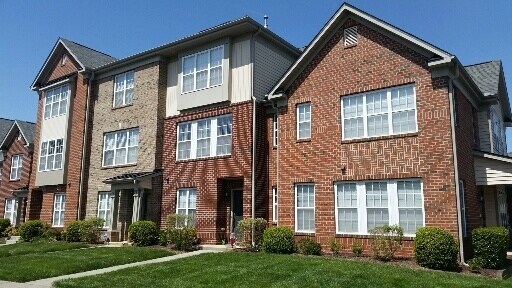 Primary Photo - Darling 2br/3.5 townhome in Brier Creek! O...