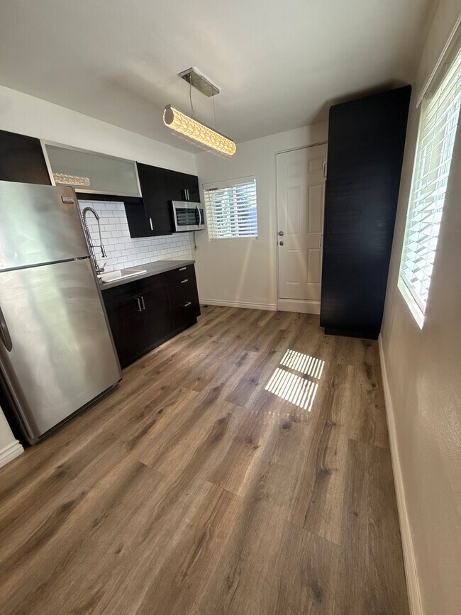 Foto del edificio - 1711 Miramar St