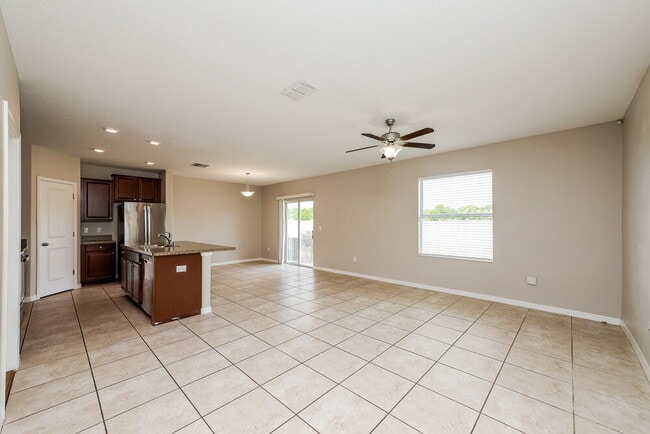 Foto del edificio - 6507 Trent Creek Dr
