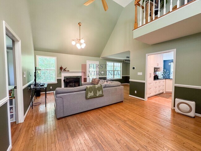 Building Photo - Lake Reynovia 3Bed/2.5Bath Rental