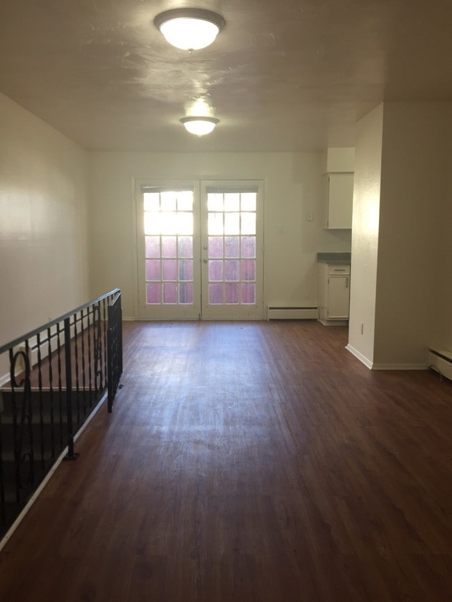 Building Photo - Spacious 5 Bedroom and 3 Bath In Great Location Boulder