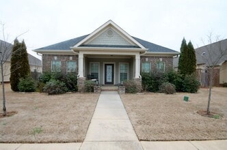 Building Photo - 231 Grove Village Way