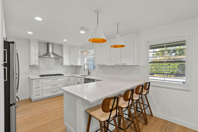 Foto del edificio - 242 Rutland Blvd