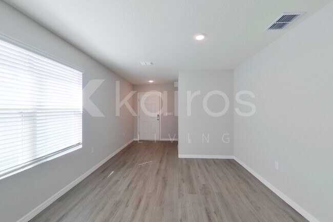 Building Photo - 8595 SW 43rd Ter