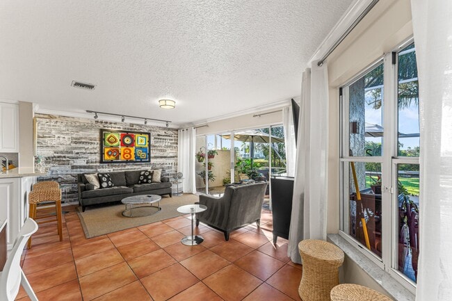 Foto del edificio - 5218 Windsor Parke Dr