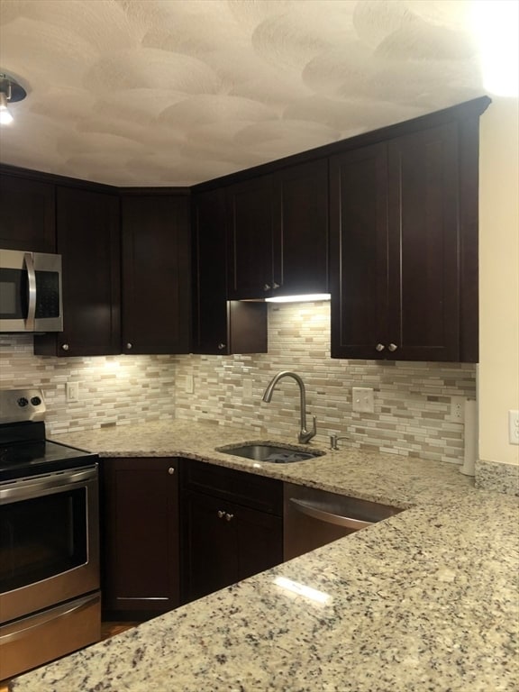 Foto del edificio - 1105 Lexington St