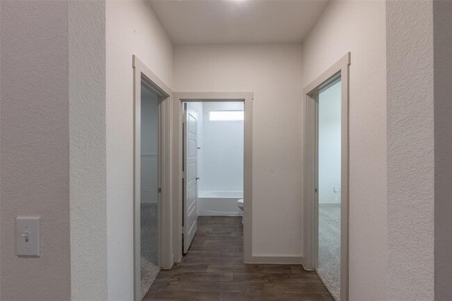 Building Photo - 2913 Louris Ln