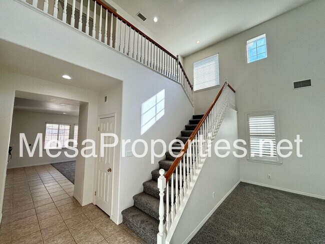 Building Photo - 7401 Roundhill Pl