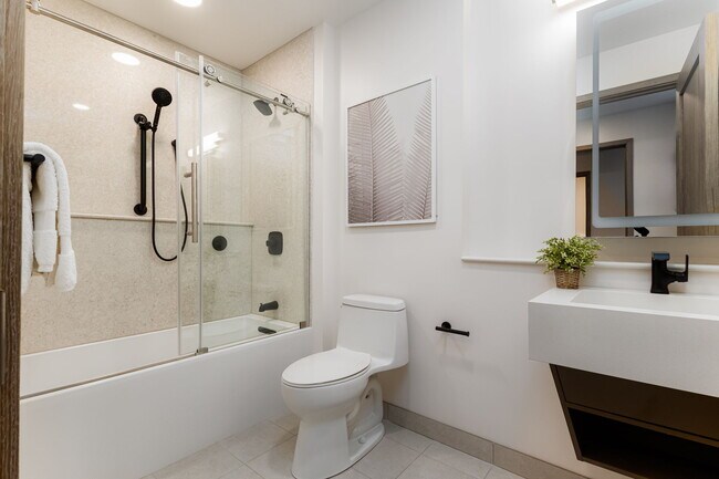 Foto del edificio - Liberty Tower Residences