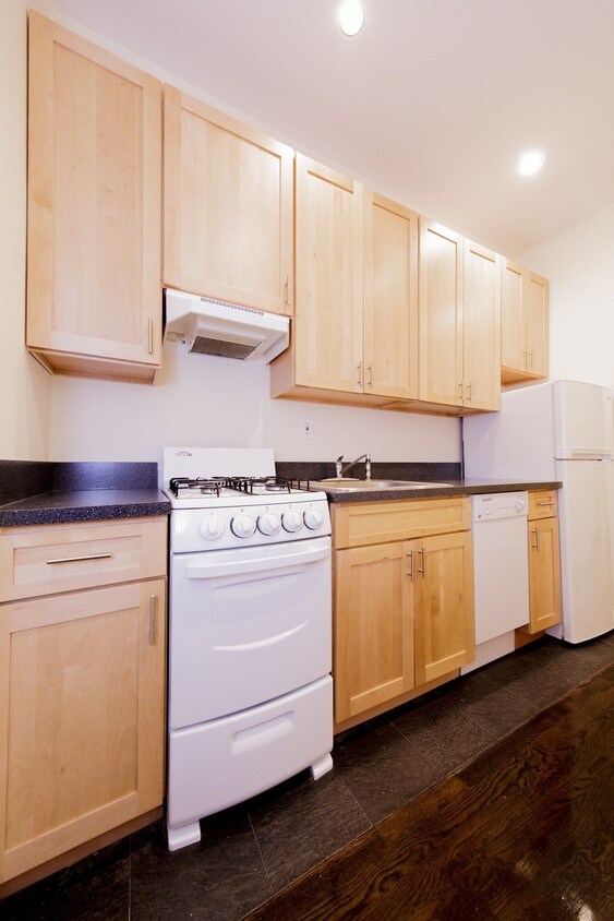 Primary Photo - 1383 1st Avenue