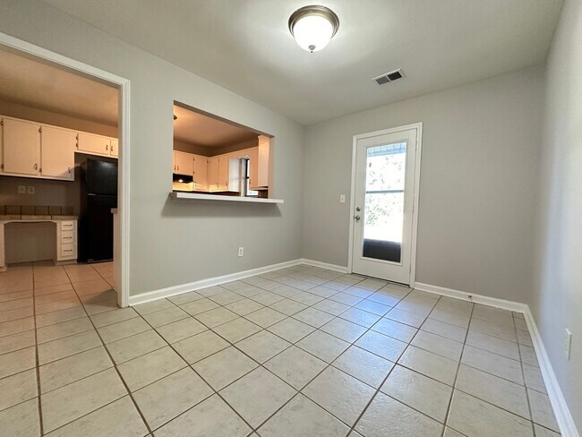 Building Photo - Townhome for rent in Grayson Valley