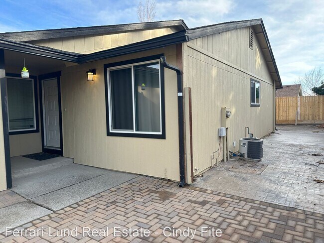 Foto del edificio - 3 br, 2 bath House - 6796 Honeysuckle Dr