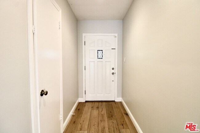 Foto del edificio - 5415 Coldwater Canyon Ave