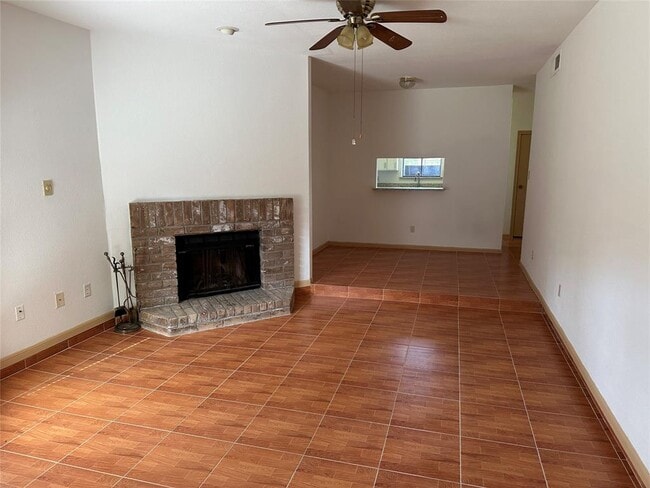 Foto del edificio - 3150 Walnut Bend Ln