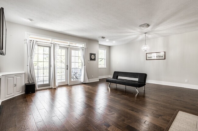 Foto del edificio - 688 Ellsworth St