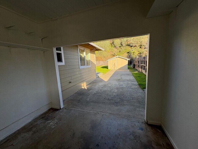 Foto del edificio - 310 Barbara Ave