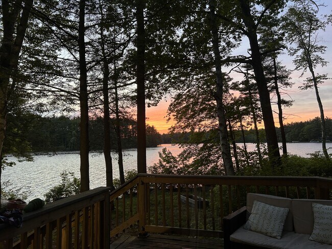 Foto del edificio - 60 Fox Ln