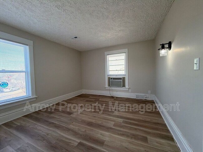 Foto del edificio - 2121 Washington St